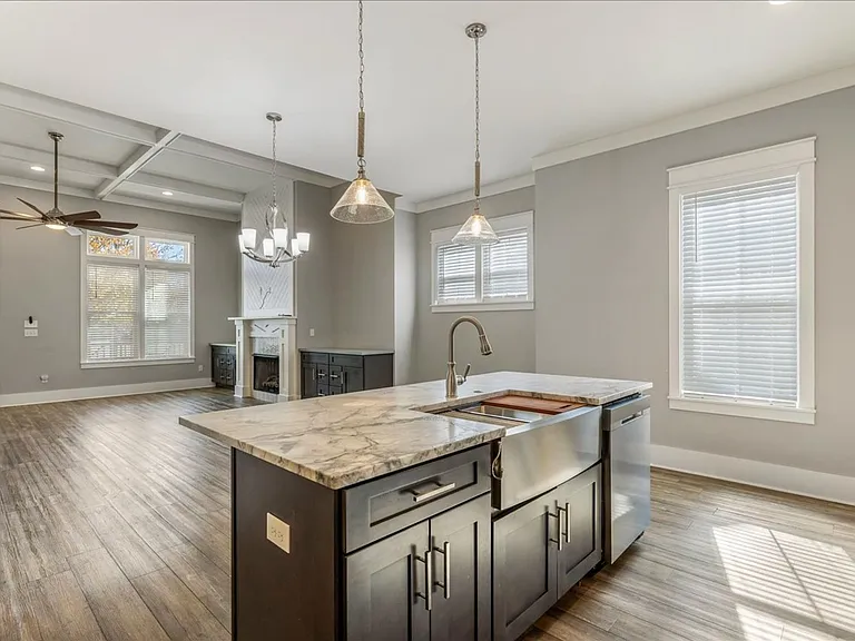 4072 Biltmore Ave — Photo 28