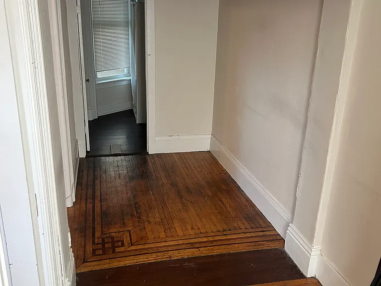 1236 E Broadway #5 — Photo 5