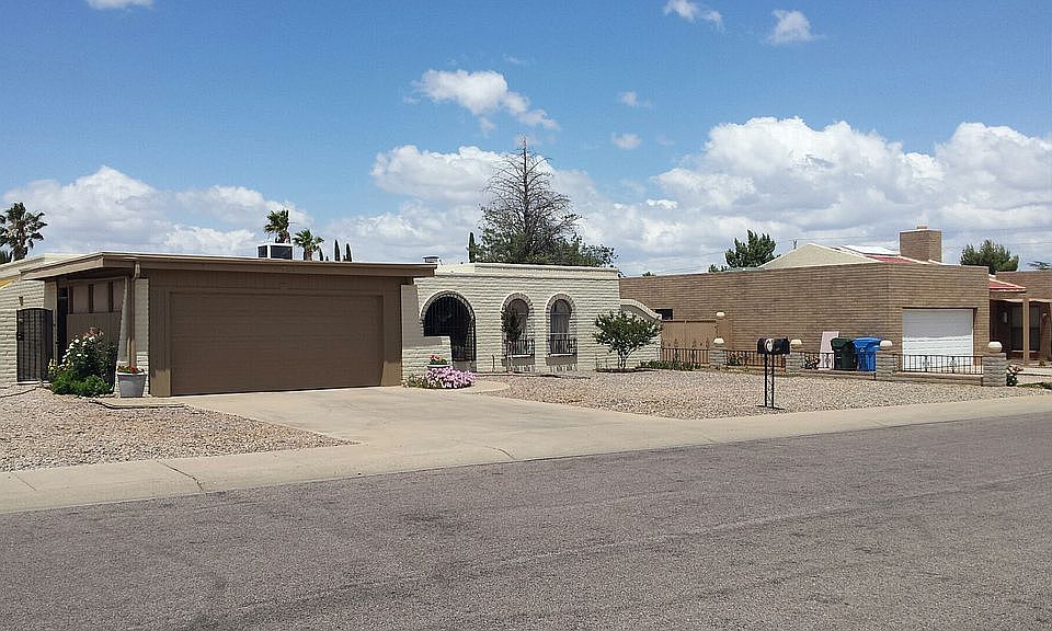 2nd image of 701 Suffolk Dr