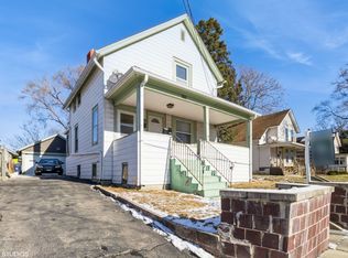 360 Hastings St, Elgin, IL 60120