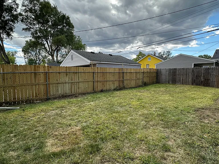 2945 Burdette St — Photo 14