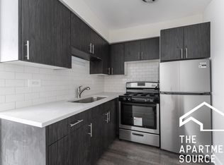 6013 N Winthrop Ave #207, Chicago, IL 60660