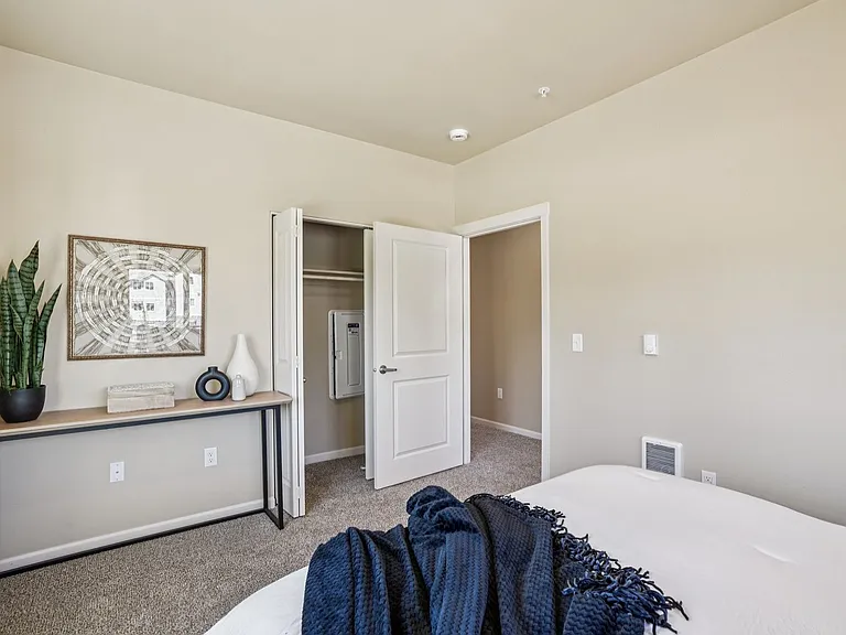 LIBERTY CREST APARTMENTS — Photo 46