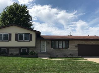 9436 Arthur St, Crown Point, IN 46307