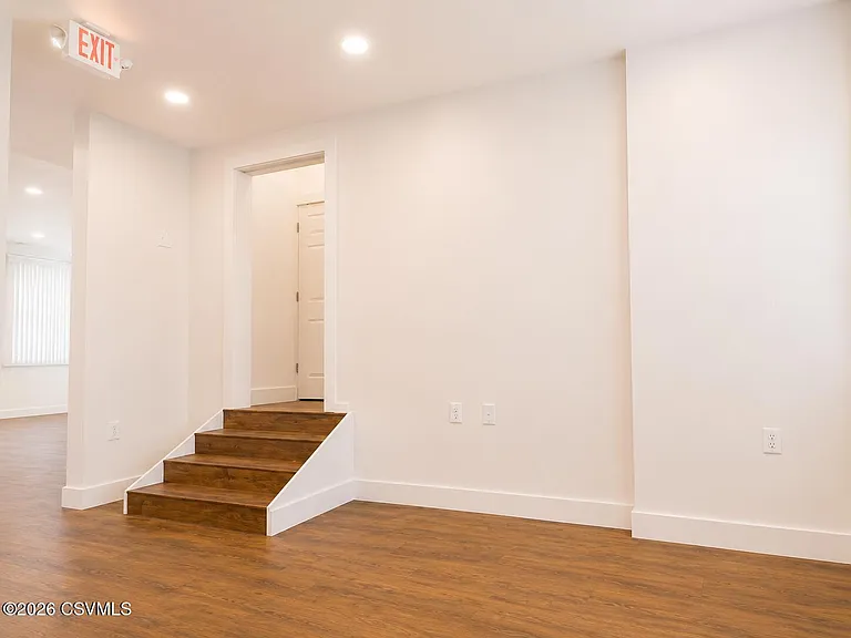 117 N Market St — Photo 17