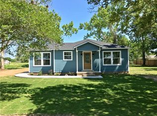 1725 NE Loop 230, Smithville, TX 78957