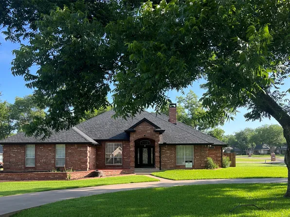 9219 Hanging Moss Dr, Granbury, TX 76049