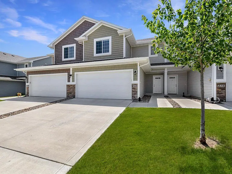 223 Pin Oak Ct — Photo 2