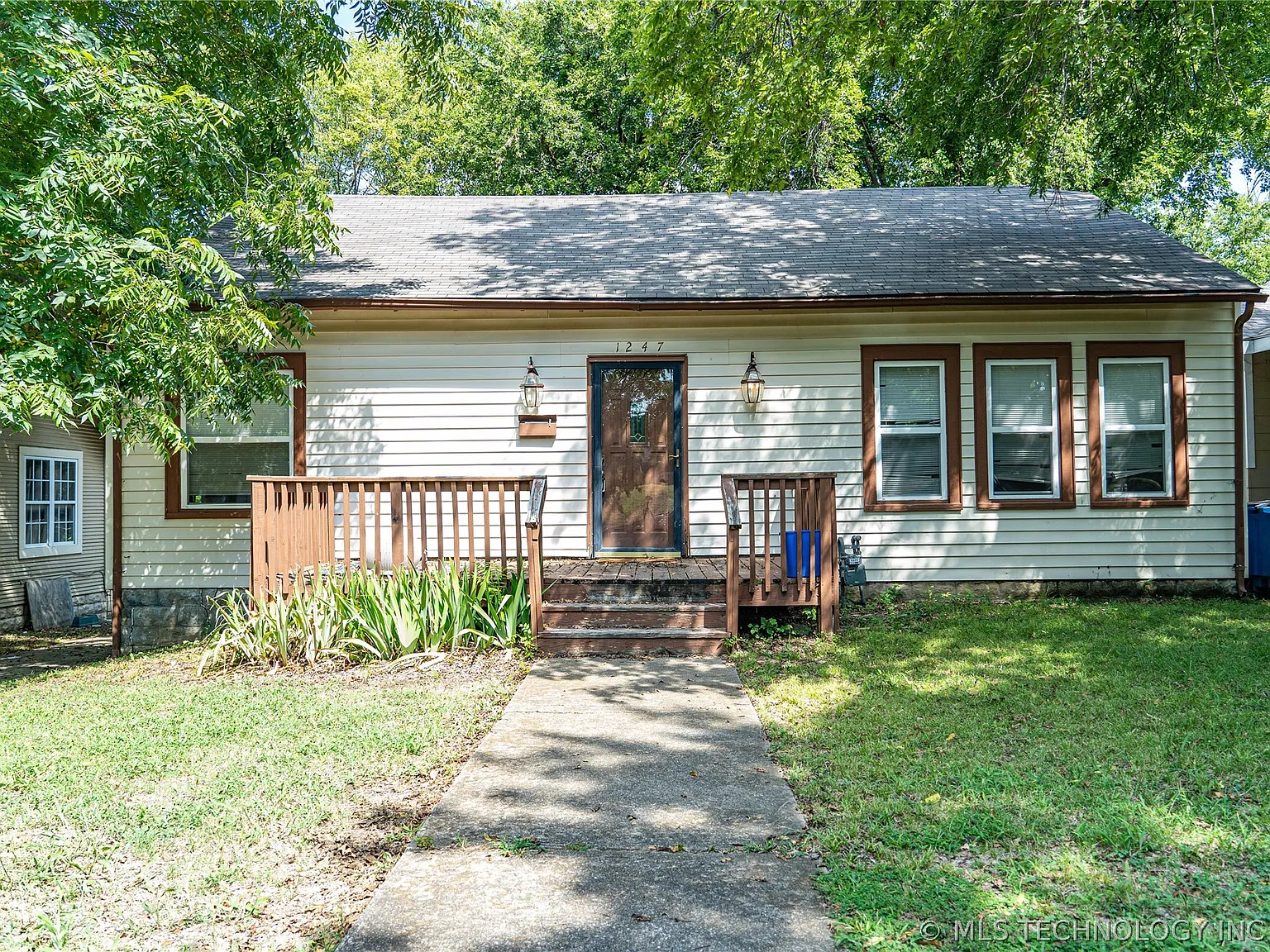 3 bed, 1.5 bath, 1170 sqft, $1,400 — Photo 2