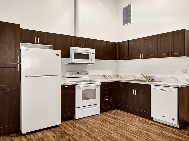 Villa Monterey Apartments — Photo 19