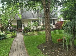 75 Manor Cir, Bristol, PA 19007