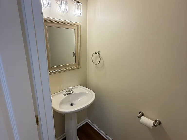 10822 Chamberlain Hall Ct — Photo 29