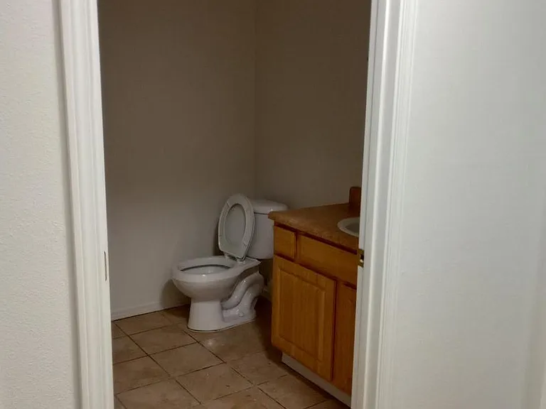 Vessey Park Apartments — Photo 29