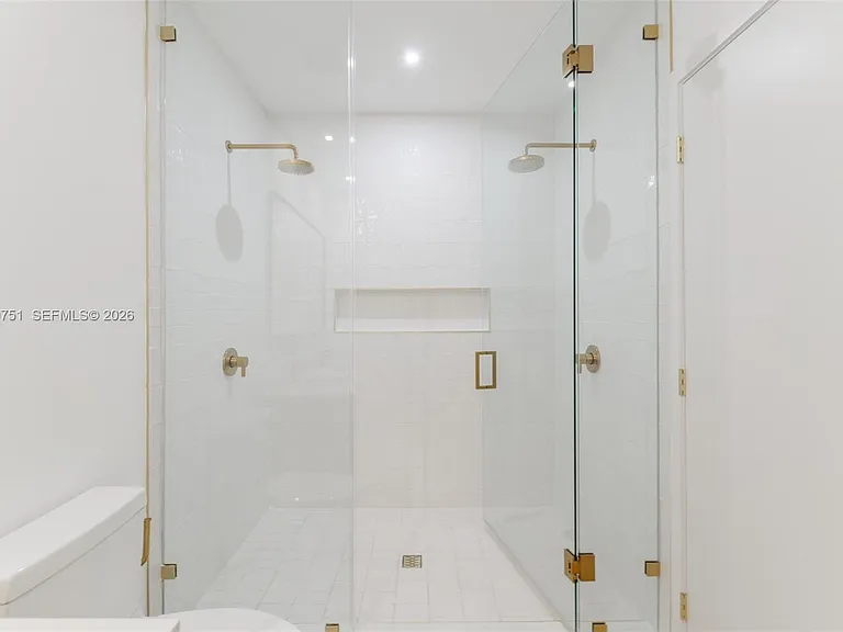 90 NE 32nd St #1108 — Photo 19