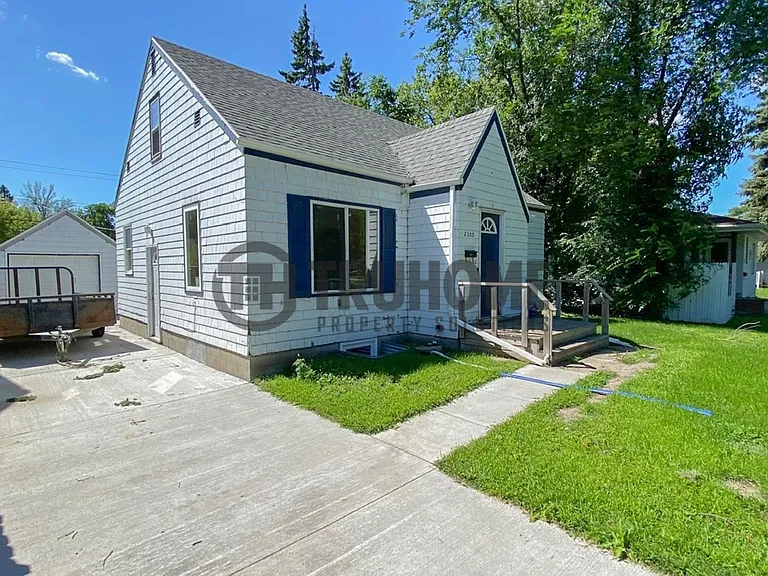 2305 University Ave — Photo 2