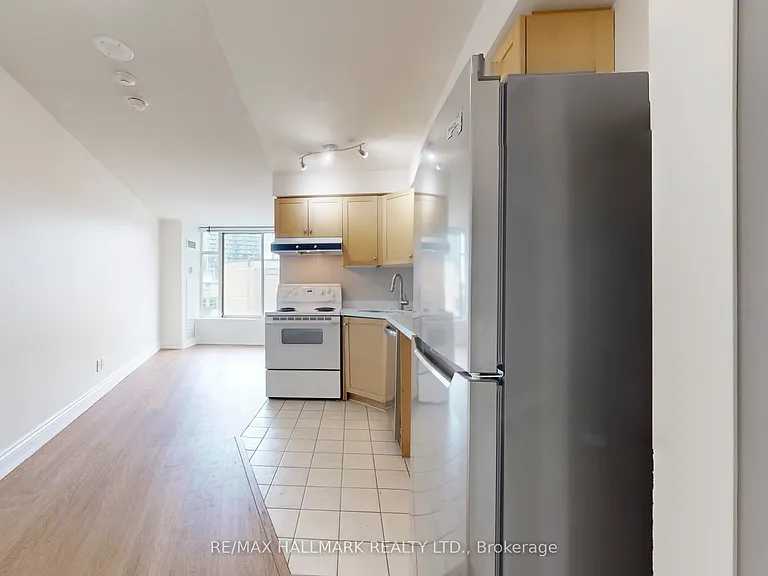 650 Queens Quay W #1121 — Photo 12