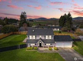 12082 Saint Andrews Ct, Burlington, WA 98233