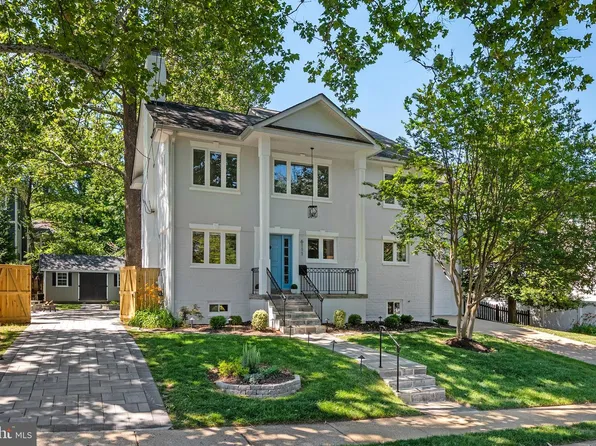 6111 35th St N, Arlington, VA 22213