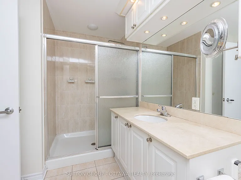 200 Rideau St #2007 — Photo 20