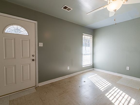 5th image of 318 Gannt St