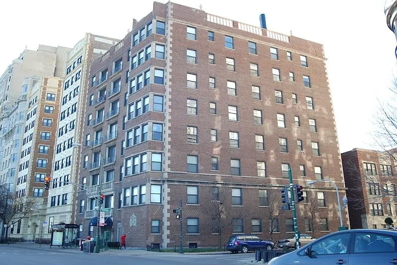 3330 N Lake Shore Dr — Photo 2