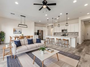 1953 W Kinfield Trl, Phoenix, AZ 85085