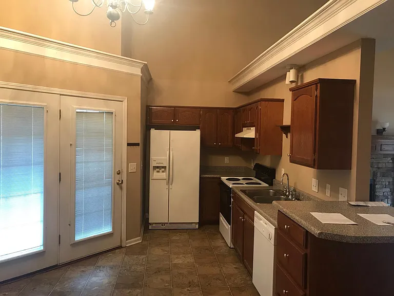 116 Paigewood Dr — Photo 3