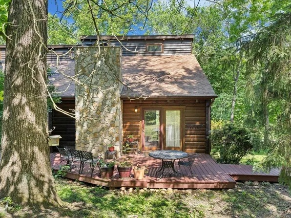 5 Windstream Ct, Radford, VA 24141