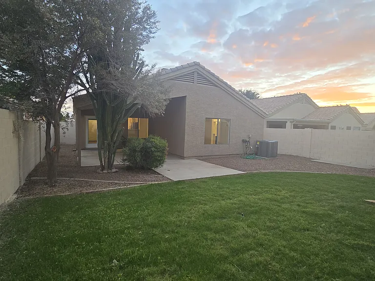 1736 E Palomino Dr — Photo 6