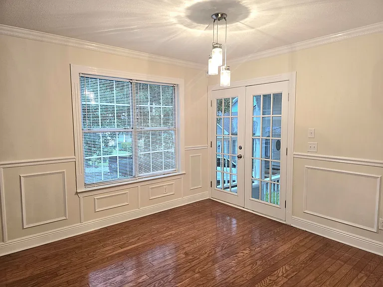 10017 Foxrun Rd — Photo 7