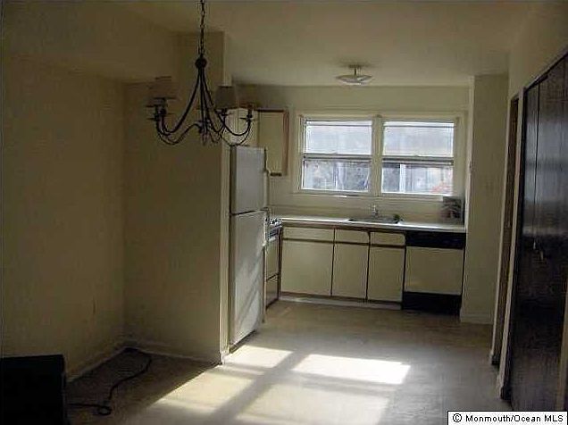 2nd image of 35 Scotch Pine Dr
