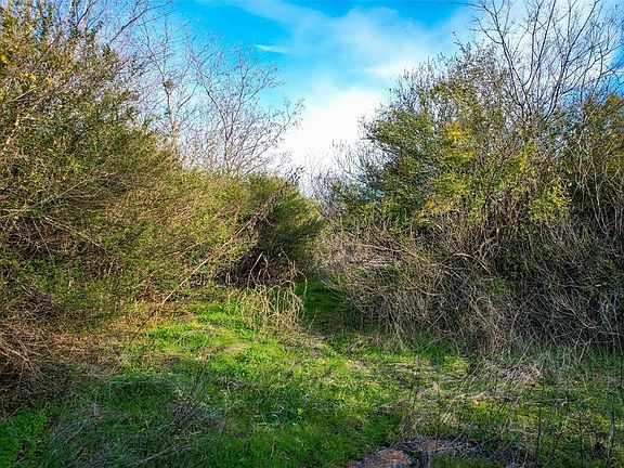 3rd image of 800 N Prairie Creek Rd