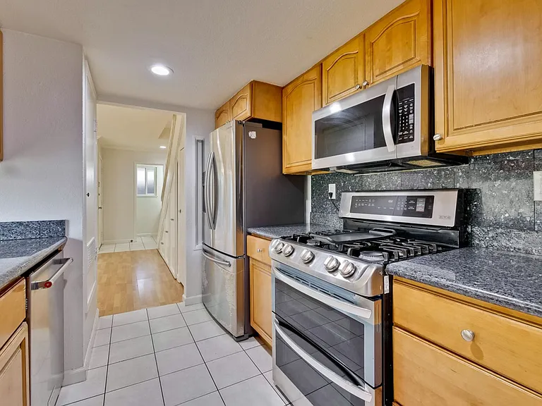 21099 Red Fir Ct — Photo 17