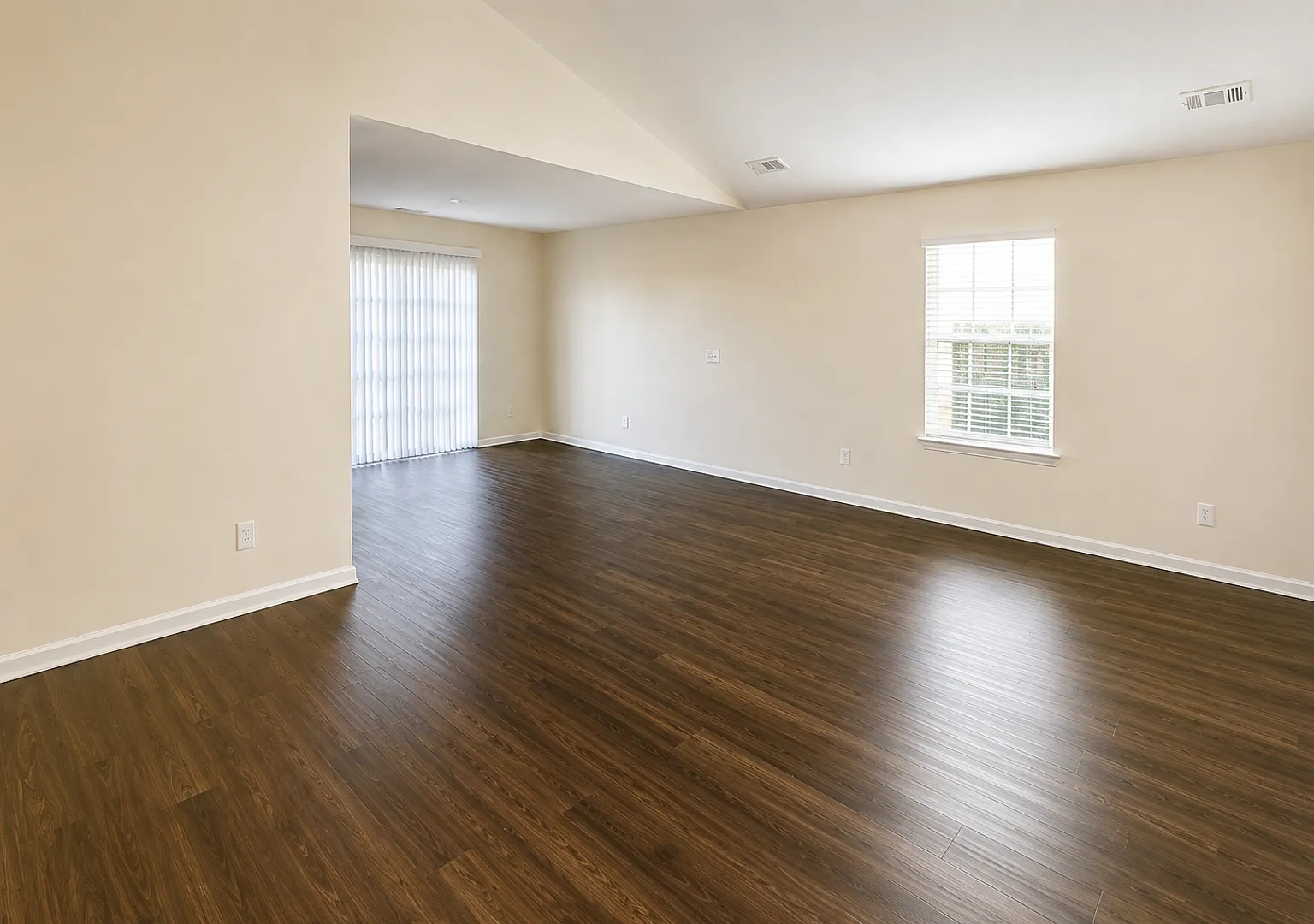 92 Roseberry — Photo 3