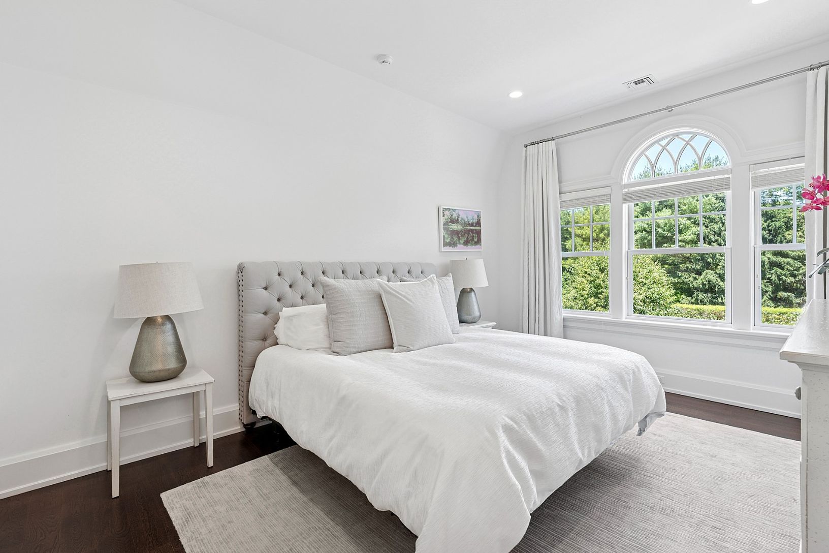 2nd floor bedroom overlooking front yard