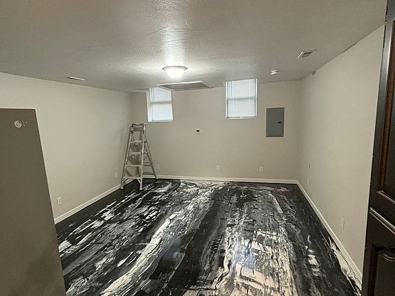 4th image of 240 W School St APT 1