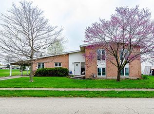 1550 S Pointe Dr, Rantoul, IL 61866