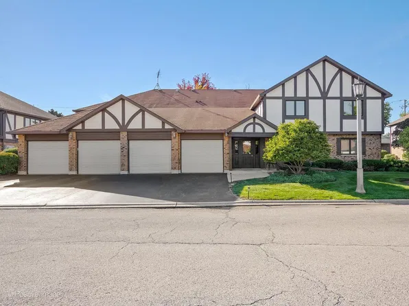 524 Banyon Ln APT D, La Grange, IL 60525