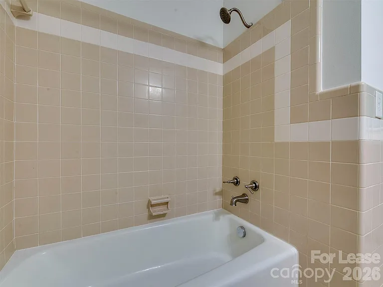 5646 Oak Dr — Photo 21