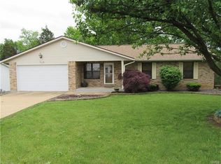 746 Walnut Rdg, Fenton, MO 63026