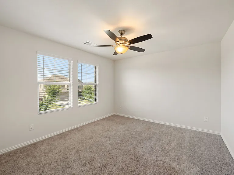 148 Lisa Ln — Photo 20