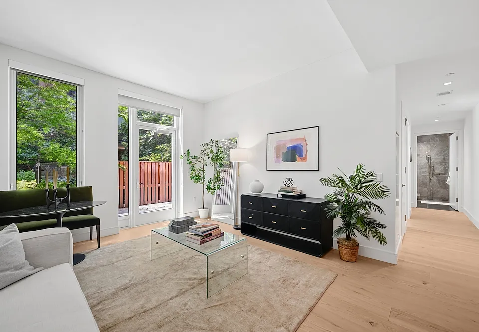 312 W 43rd St #2B