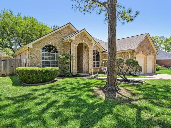 124 Crimson Bay Dr, League City, TX 77573