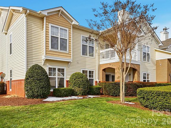 2nd image of 16608 Amberside Rd