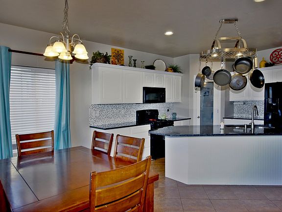 5th image of 1947 Woodview Dr