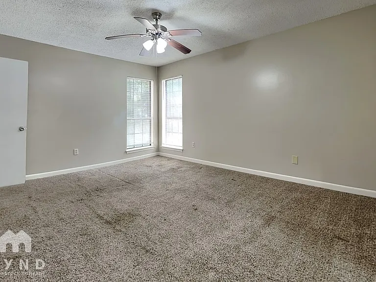2406 Jenwood St — Photo 8