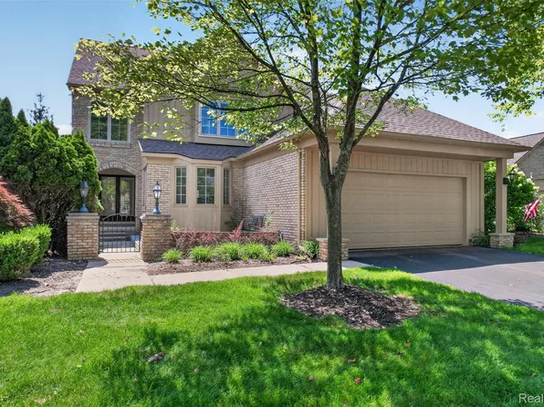 6445 Noble Rd, West Bloomfield, MI 48322