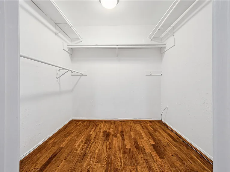 2511 Commonwealth St — Photo 17