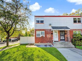 50-52 Francis Lewis Blvd, Oakland Gardens, NY 11364
