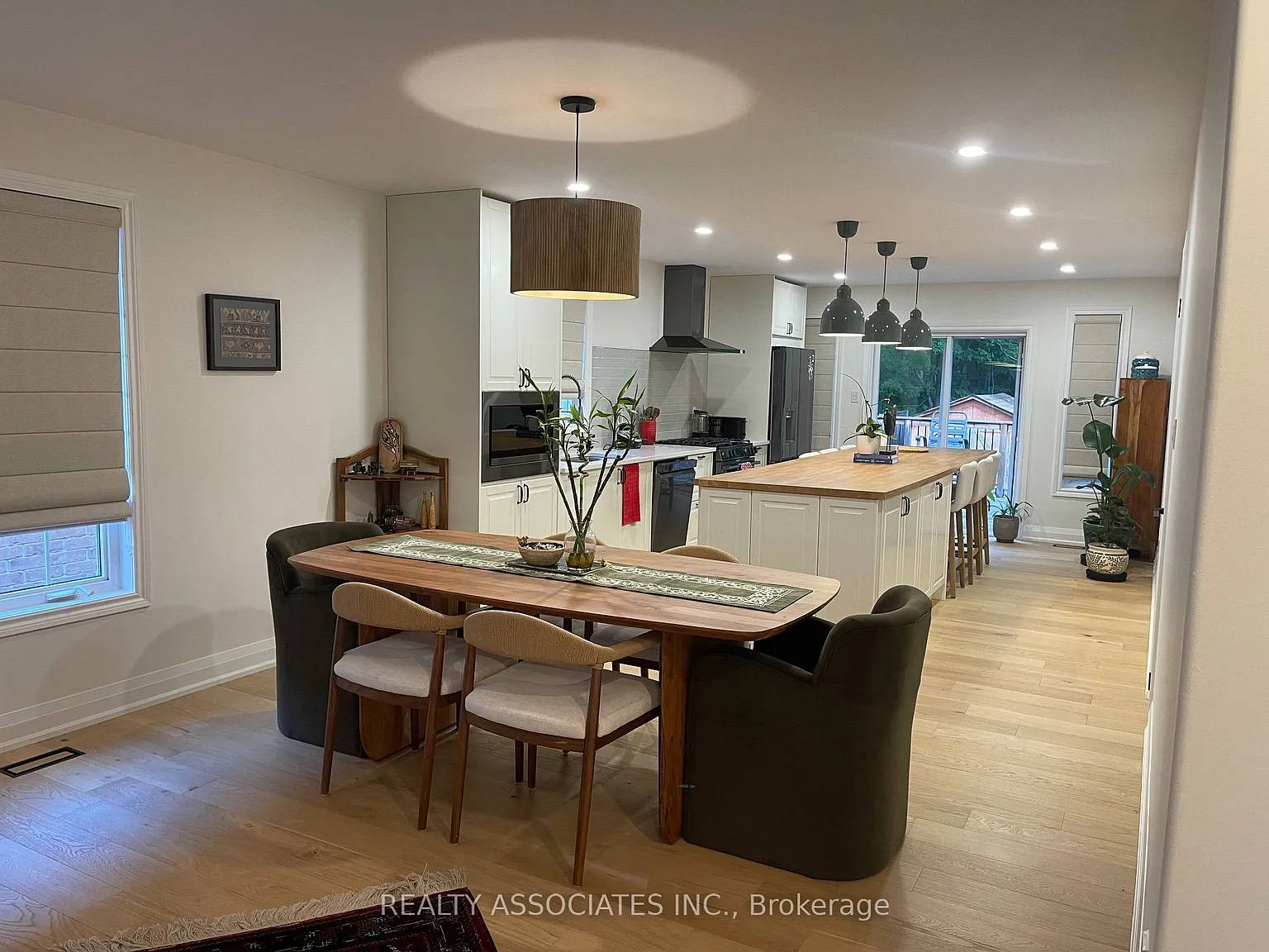4 bed, $3,400 — Photo 3